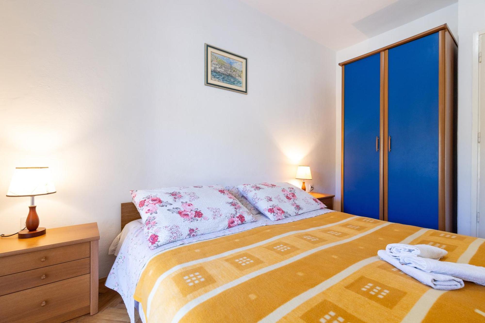 Apartments By The Sea Cove Zarace - Gdinj, Hvar - 2047 Стая снимка